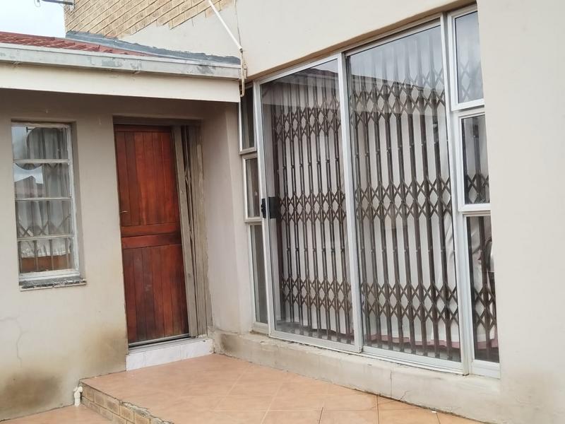 2 Bedroom Property for Sale in Tlhabane North West